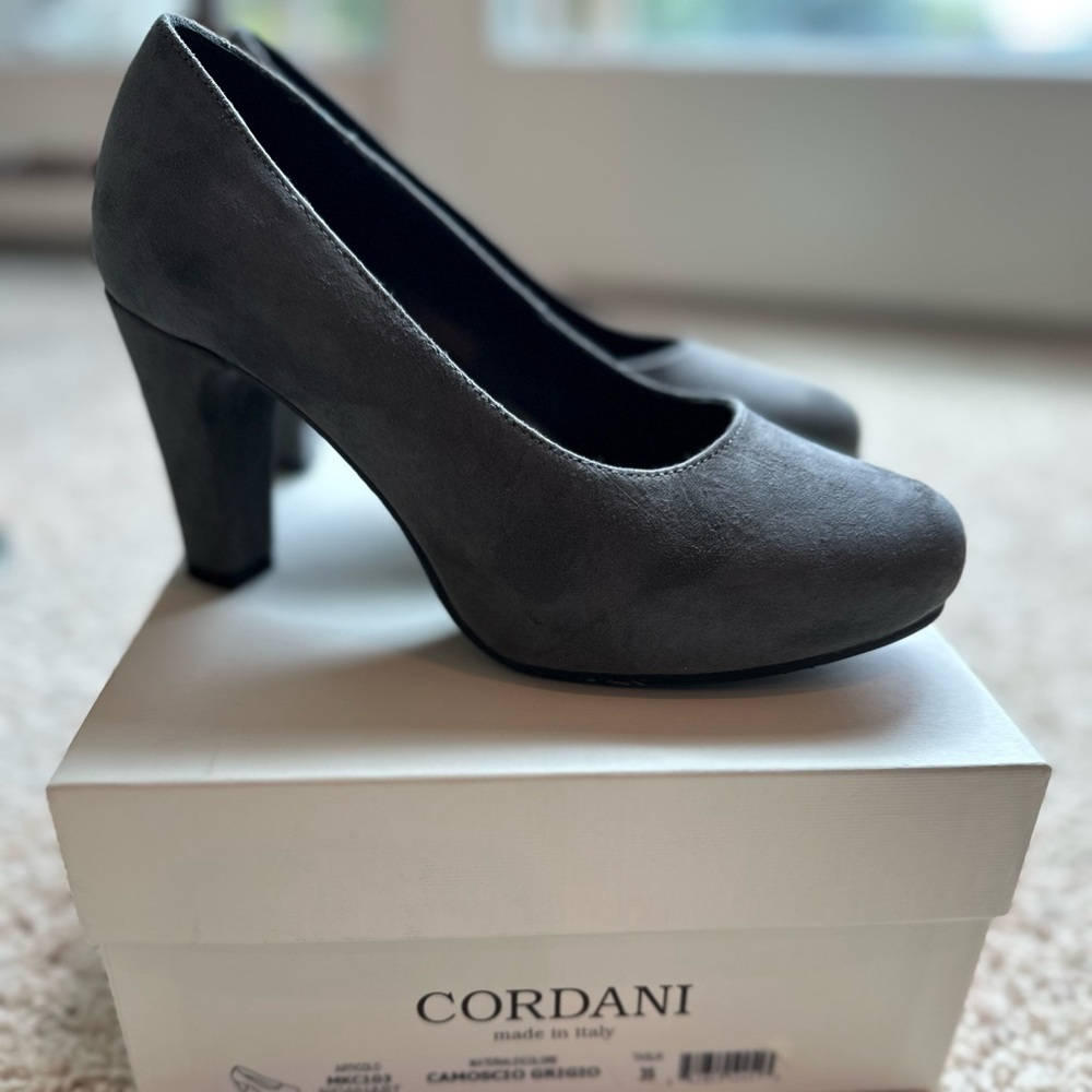 Cordani Newhart Gray Suede Platform Pumps size EU 35 or US 5
